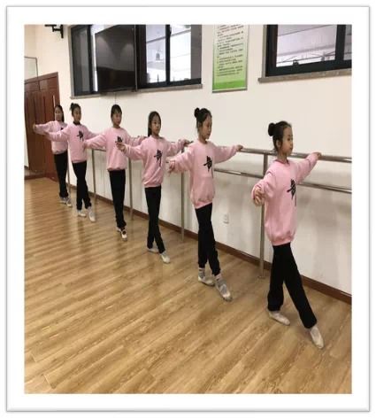 暖心暖胃 共創美好——珠海市教育局考察團赴金水區文化綠城小學考察午餐供餐工作